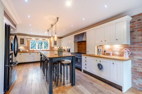 8627183-interior02.jpg