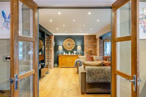 8627183-interior10.jpg