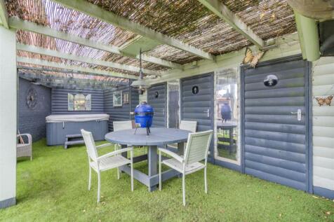 8627183-exterior12.jpg