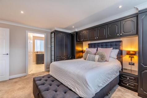 8593622-interior16.jpg