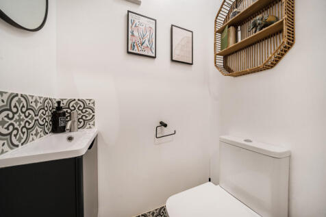 1395642-17-696116...