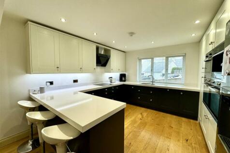 KITCHEN/DINING/FAMILY ROOM