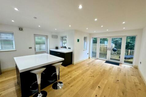 KITCHEN/DINING/FAMILY ROOM