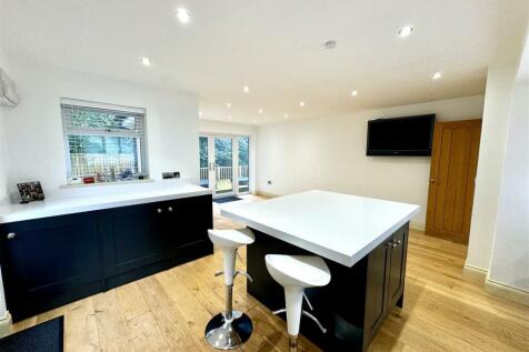 KITCHEN/DINING/FAMILY ROOM