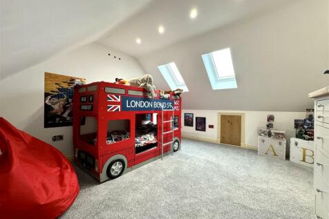 BEDROOM 5