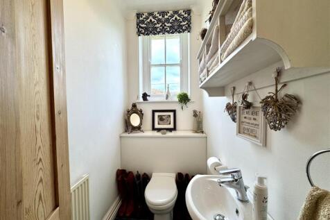 GROUND FLOOR WC