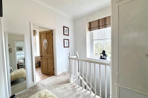 FIRST FLOOR STAIRS AND LANDING