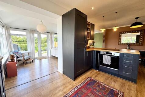 KITCHEN/BREAKFAST/DINING ROOM