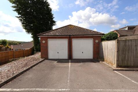 DOUBLE GARAGE