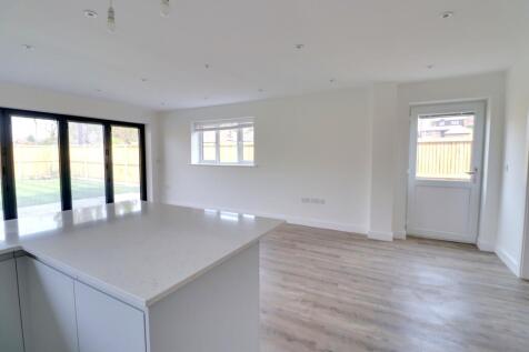 KITCHEN/DINING/FAMILY ROOM