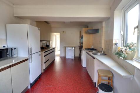 KITCHE/BREAKFAST ROOM