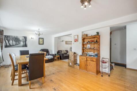 Kitchen/ Dining Room