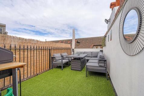 Roof Terrace (1).JPG