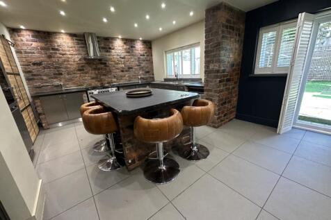 Royle Green Road, Manchester, M22 4NS photo 4