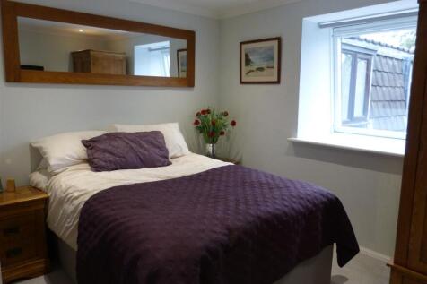 Bedroom 1.JPG