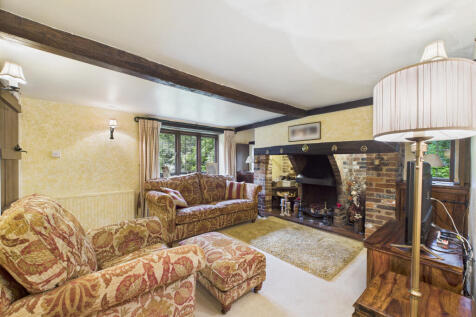 CAM02909G0-PR0428-STILL006