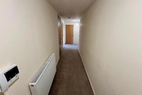 hallway (2).jpeg