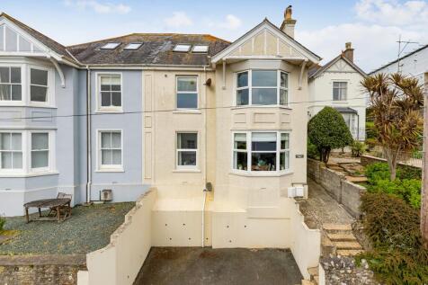 2 Roborough Court