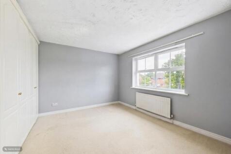 Pond Close, Hinchingbrooke Park, Huntingdon, Cambs, PE29 photo 4
