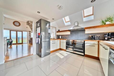 Kitchen into Livint Area.jpg