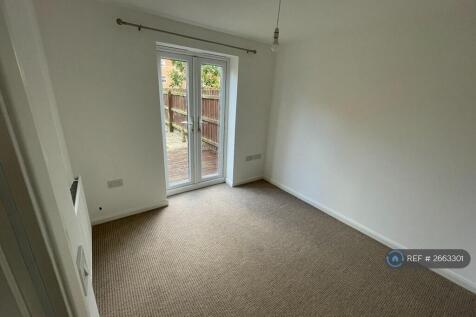 Ground Floor Back Bedroom/Study