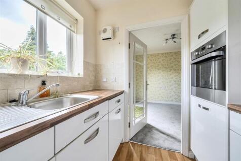 King Henry Lodge, Chingford, Essex photo 4