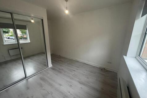 Glenmore Place, Toryglen, Glasgow, G42 photo 5