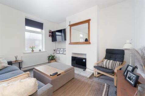 Living Room-2.jpg