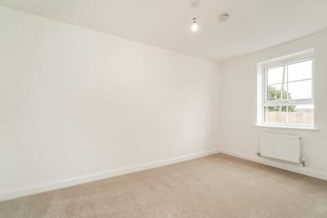 Hillcrest Road, Nuneaton, Warwickshire, CV10 photo 4