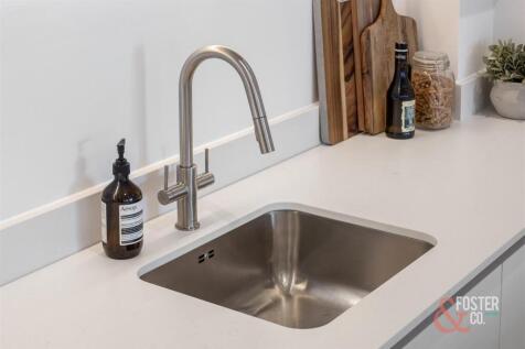 Flat 13-021 13.31.41.jpg