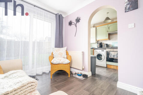 Dining Room &amp; Kitchen
