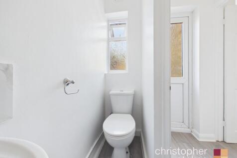 Albany Road, Enfield, Greater London, EN3 5UF photo 5