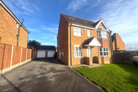 6 Bedroom Detatched