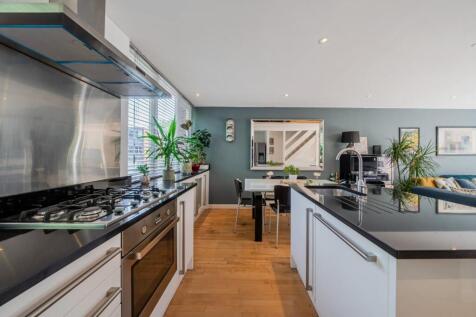 Reception/Kitchen
