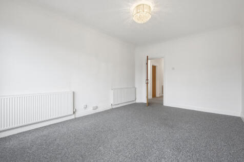 THE PINES, Stifford Clays, Grays photo 4