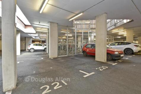 Driveway/Parking