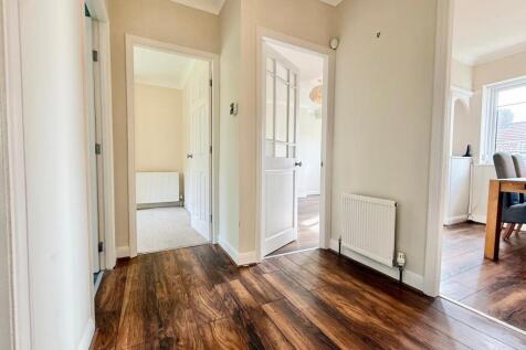 Redesdale Gardens, Leeds, West Yorkshire, LS16 photo 2