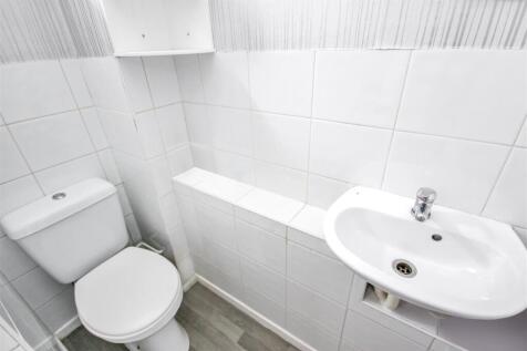 Downstairs WC 1.JPG