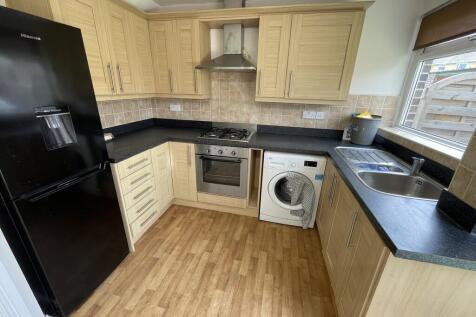 Church Close, Shepley photo 3
