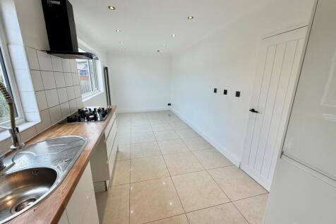 Monkton Drive, NOTTINGHAM photo 3