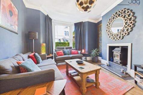 Cosy Lounge and Wood Burner