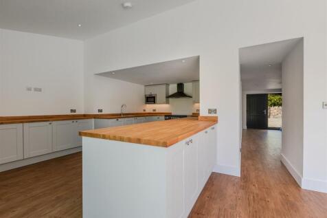 A24 - Barns @ Higher Court Barns, Littlehempston -