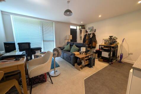 Living Room/Kitchen