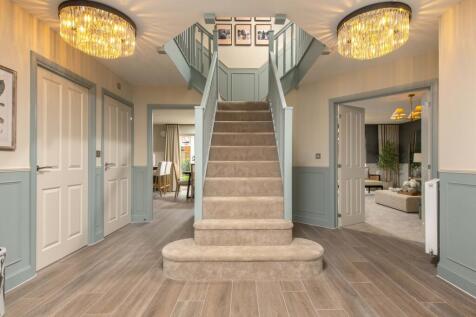 5 BEDROOM CONSALL - HALLWAY