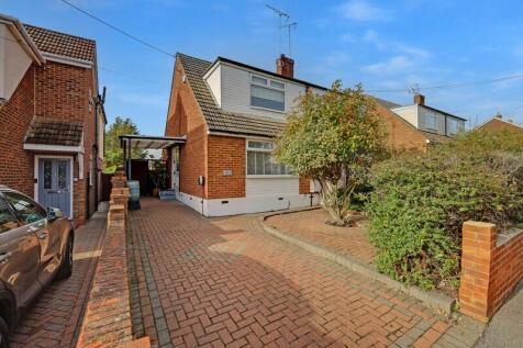 Benfleet, SS7 - property photo