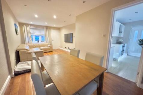 7 bowes lounge