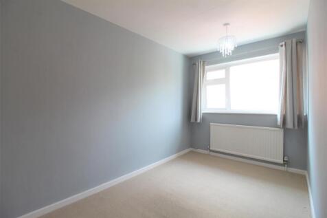 8 Bedroom 2.JPG