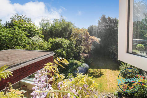 Private views to rear