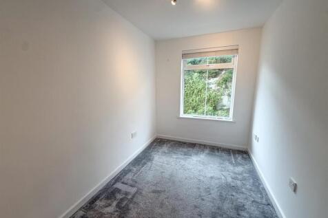 Apt 60 Queens-05.jpg