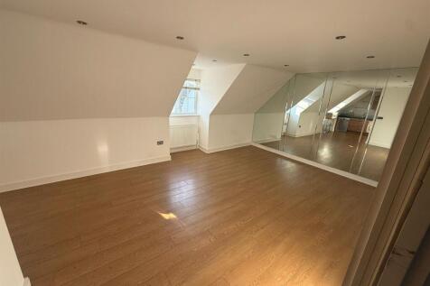 Sunnymeade, Chigwell, Essex photo 3